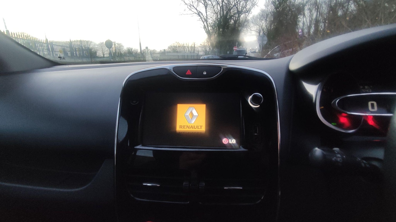 Used Renault Clio 2013 for sale - 77344398: Photo 16