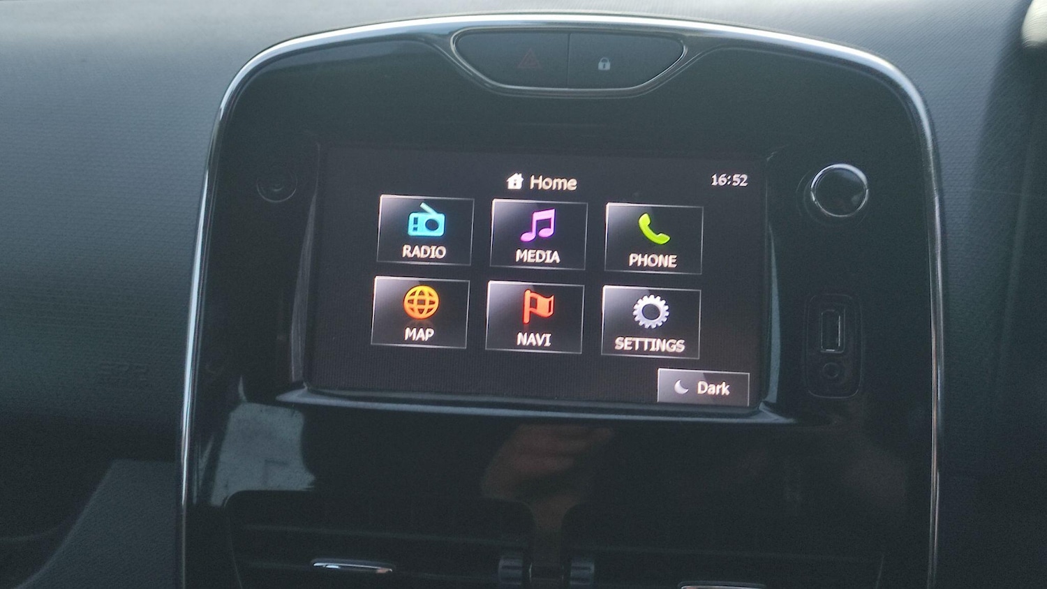 Used Renault Clio 2013 for sale - 77344398: Photo 19