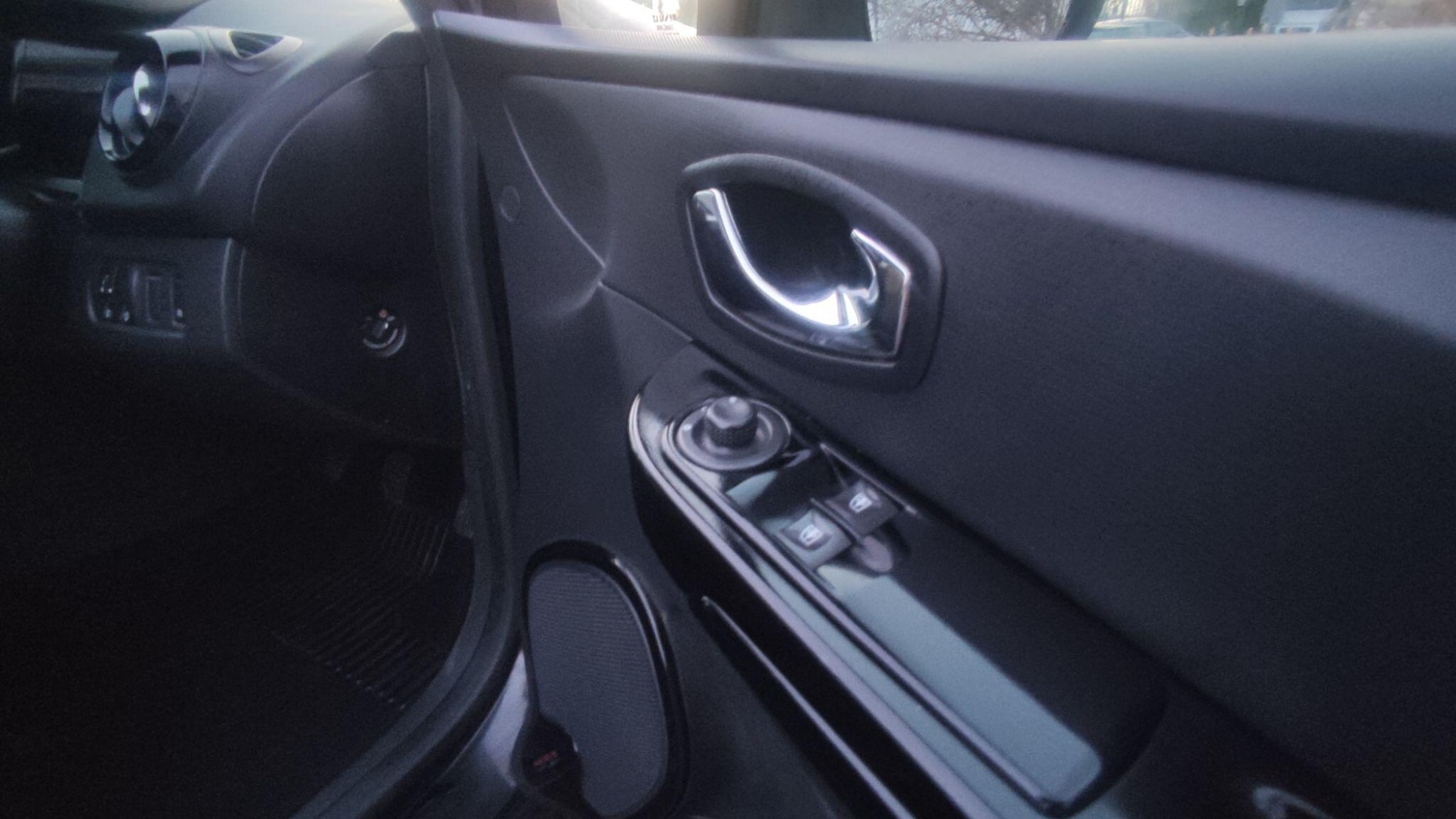 Used Renault Clio 2013 for sale - 77344398: Photo 28