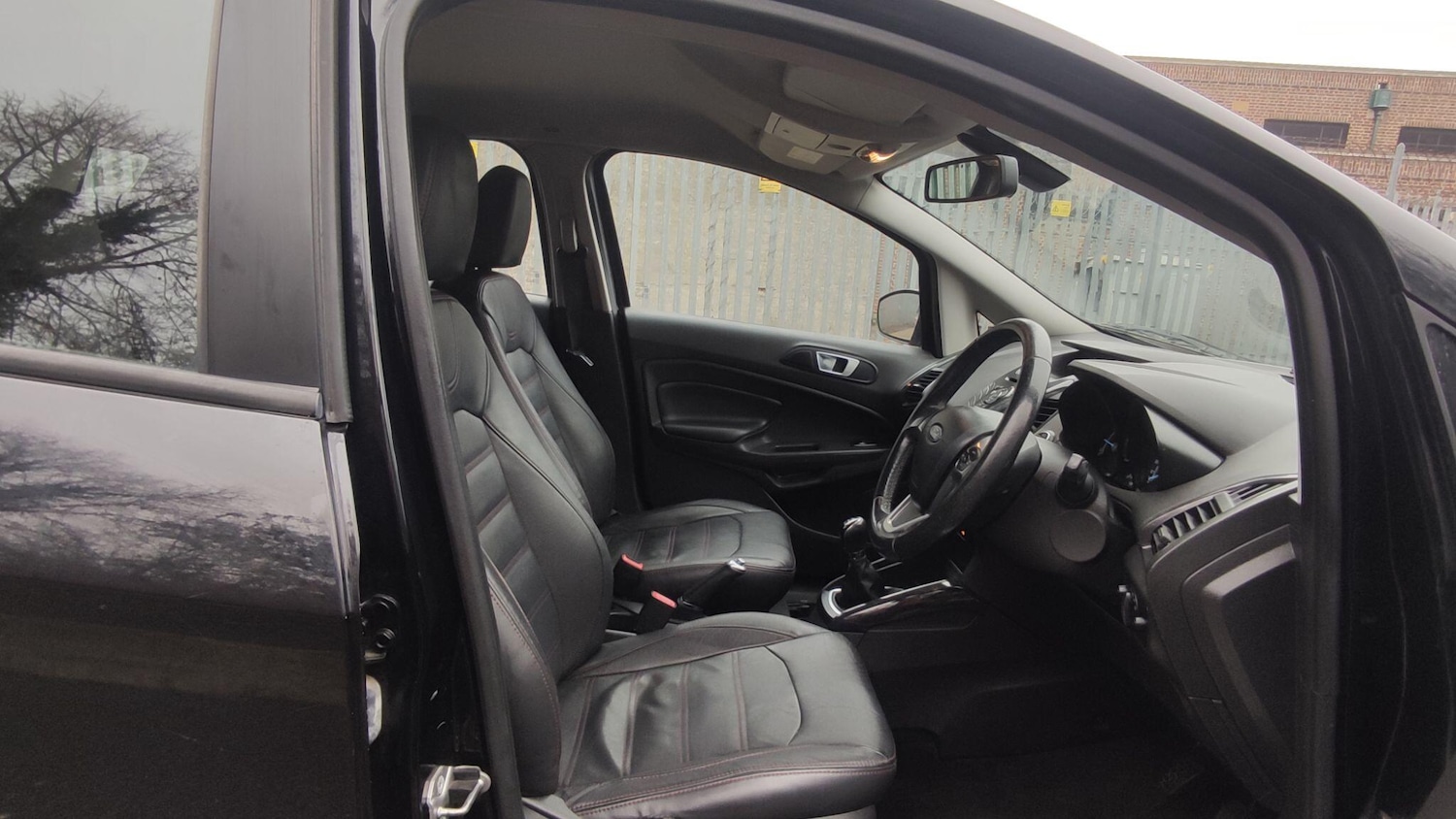 Used Ford Ecosport 2015 for sale - 76976253: Photo 10