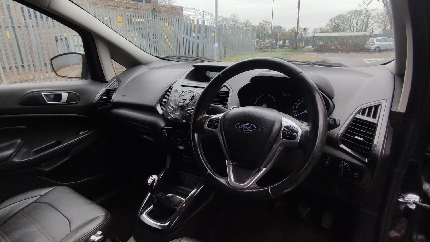 Used Ford Ecosport 2015 for sale - 76976253: Photo 9