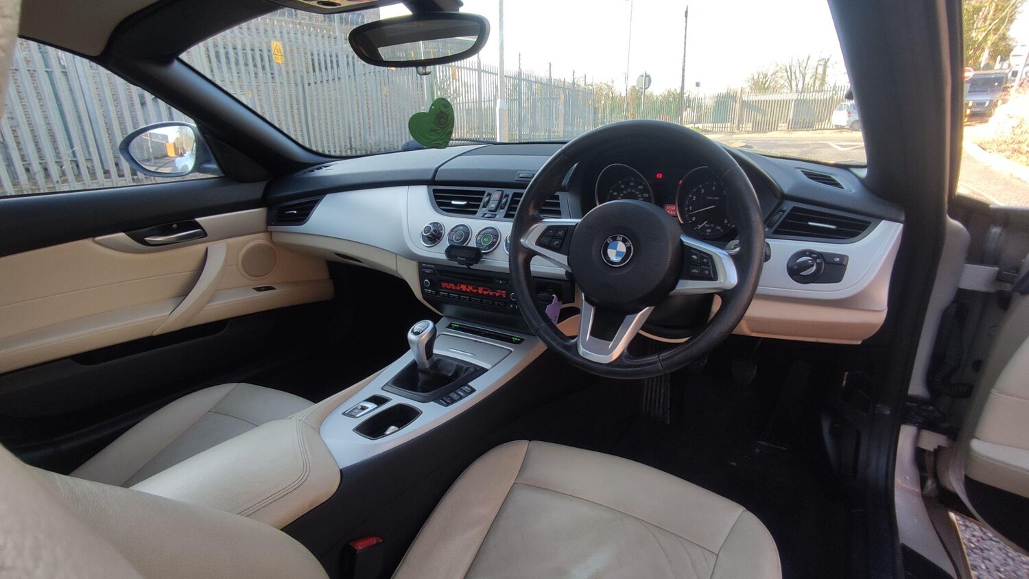 Used BMW Z4 2010 for sale - 77468890: Photo 12