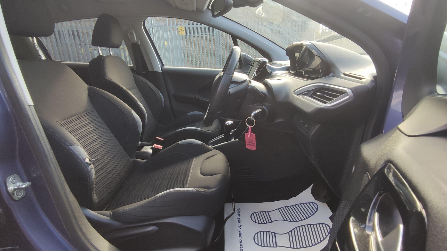 Used Peugeot 208 2014 for sale - 76702492: Photo 11