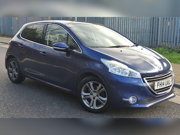Used Peugeot 208 2014 for sale - 76702492: Photo
