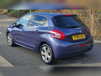 Used Peugeot 208 2014 for sale - 76702492: Photo