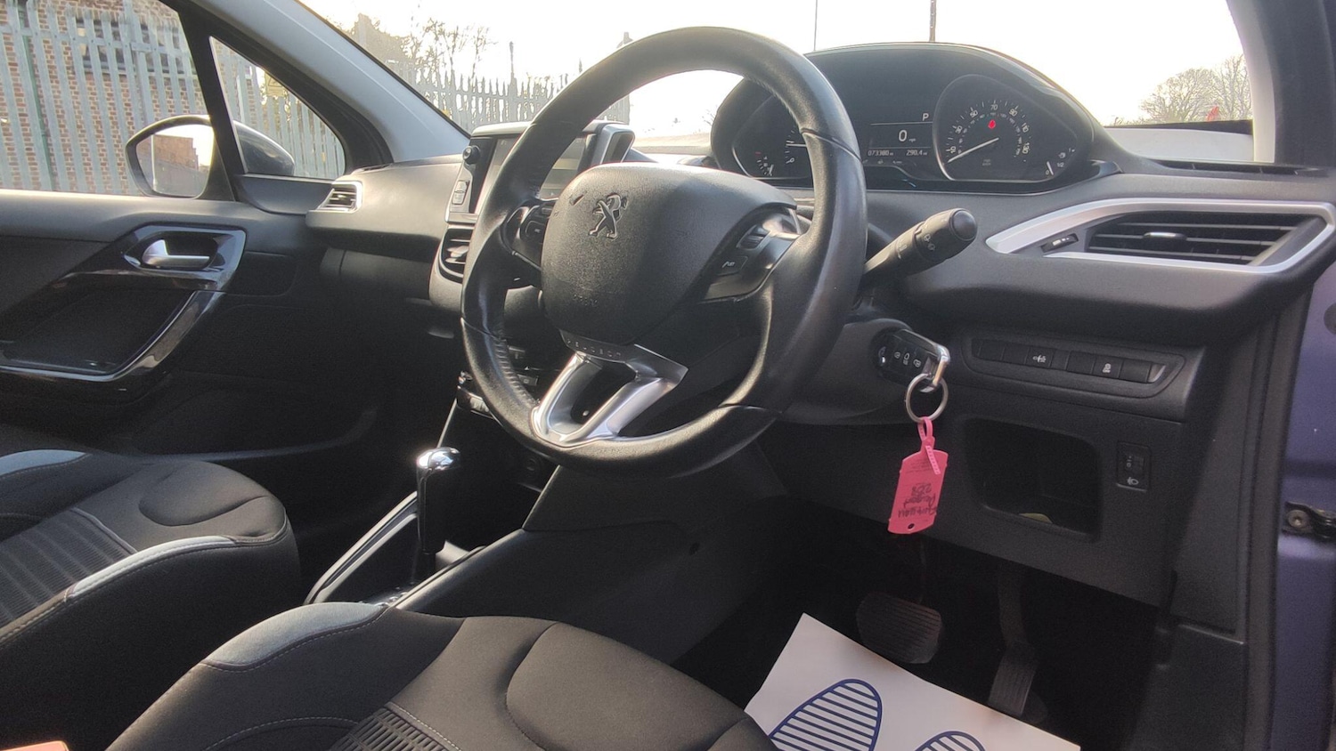 Used Peugeot 208 2014 for sale - 76702492: Photo 8