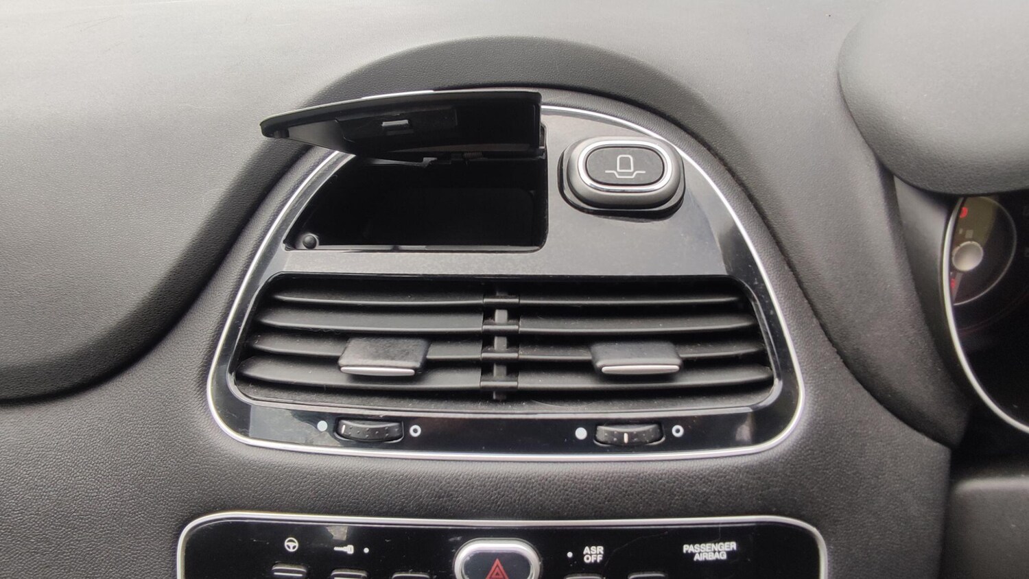 Used Fiat Punto 2016 for sale - 76561364: Photo 20