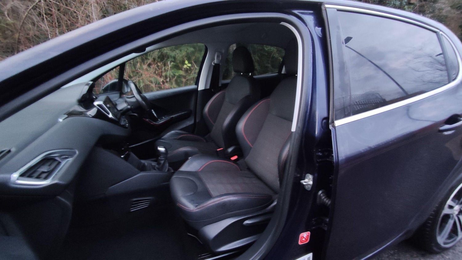 Used Peugeot 208 2017 for sale - 76975874: Photo 11