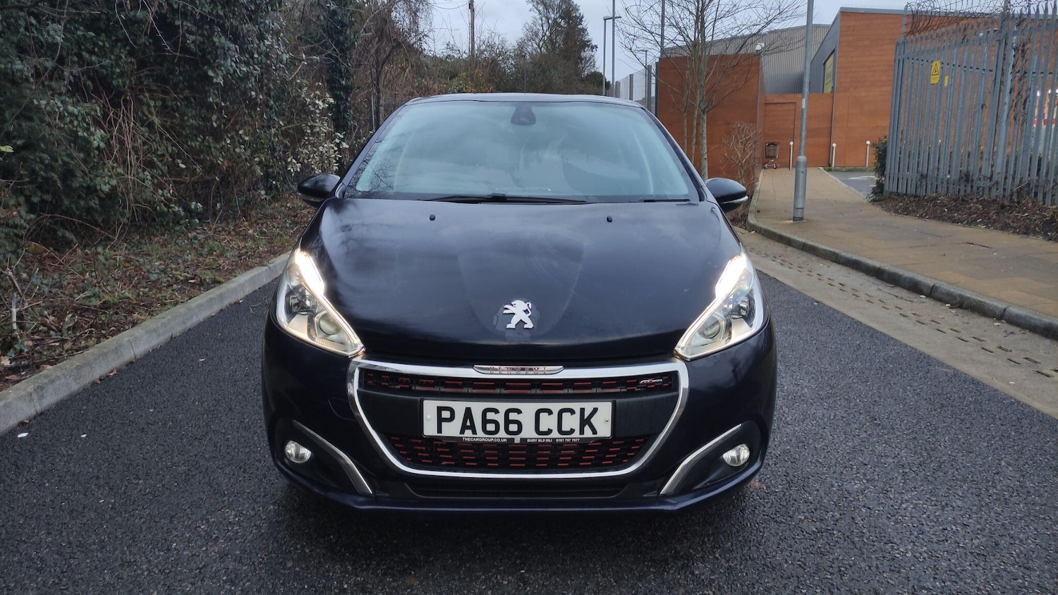 Used Peugeot 208 2017 for sale - 76975874: Photo 2