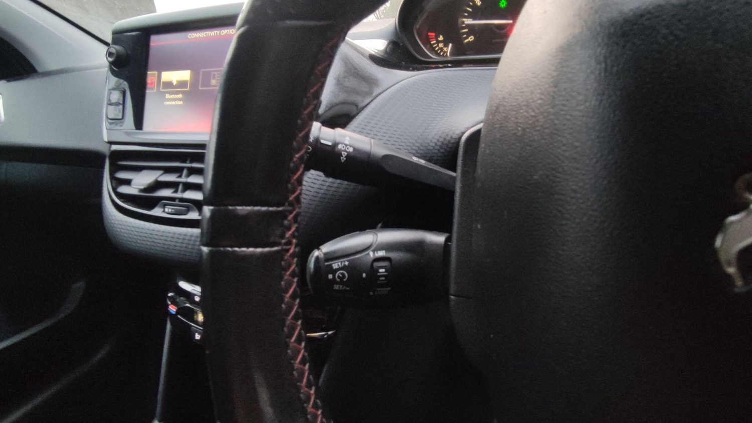 Used Peugeot 208 2017 for sale - 76975874: Photo 21