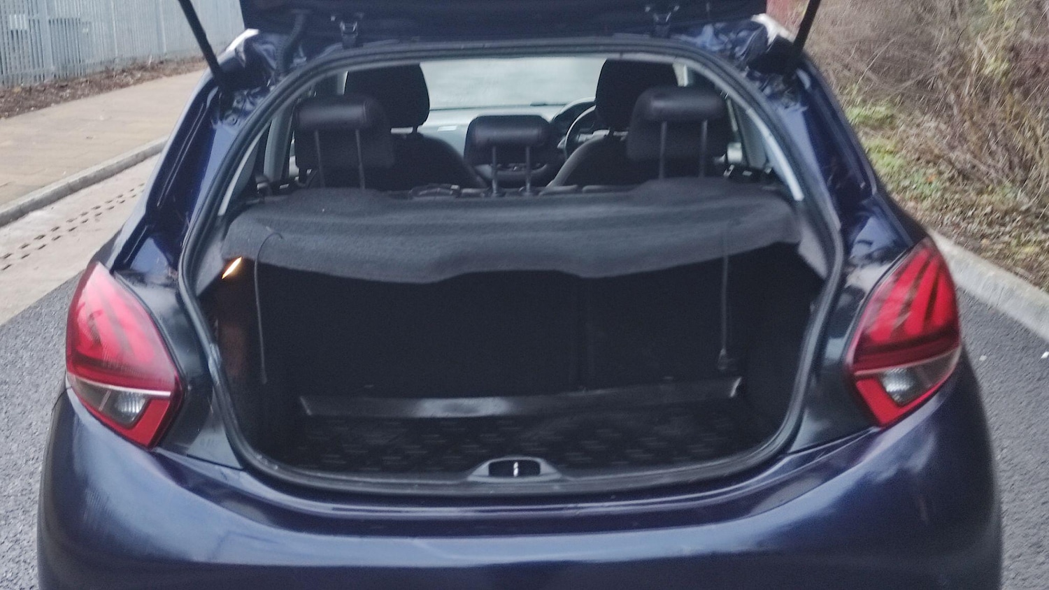 Used Peugeot 208 2017 for sale - 76975874: Photo 26