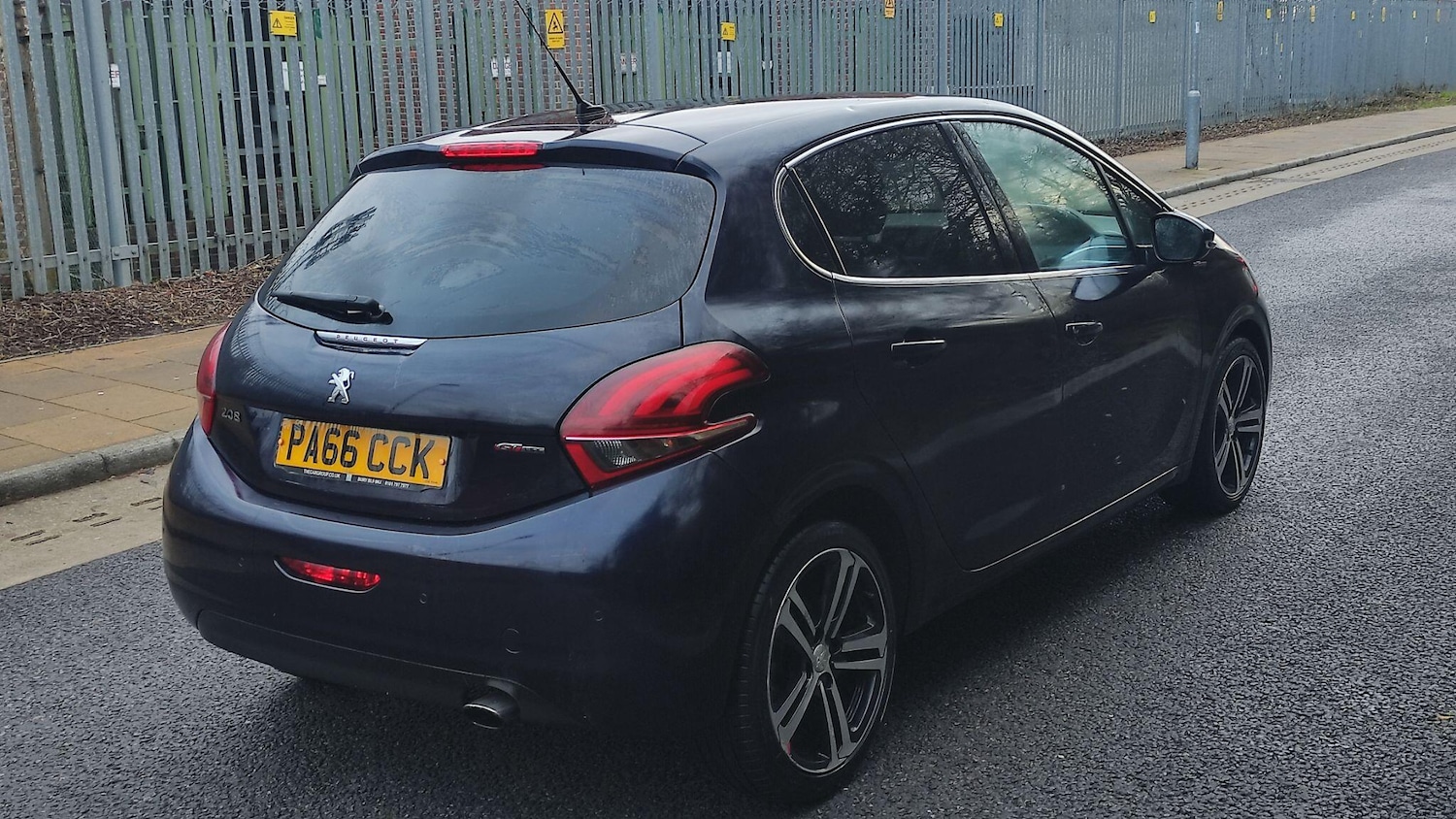 Used Peugeot 208 2017 for sale - 76975874: Photo 6