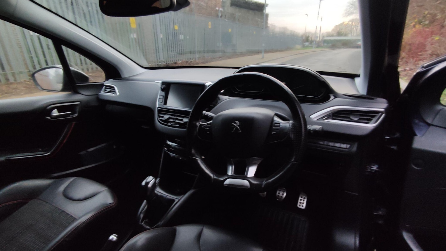 Used Peugeot 208 2017 for sale - 76975874: Photo 7