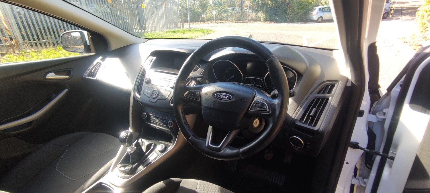 Used Ford Focus 2015 for sale - 77230267: Photo 13