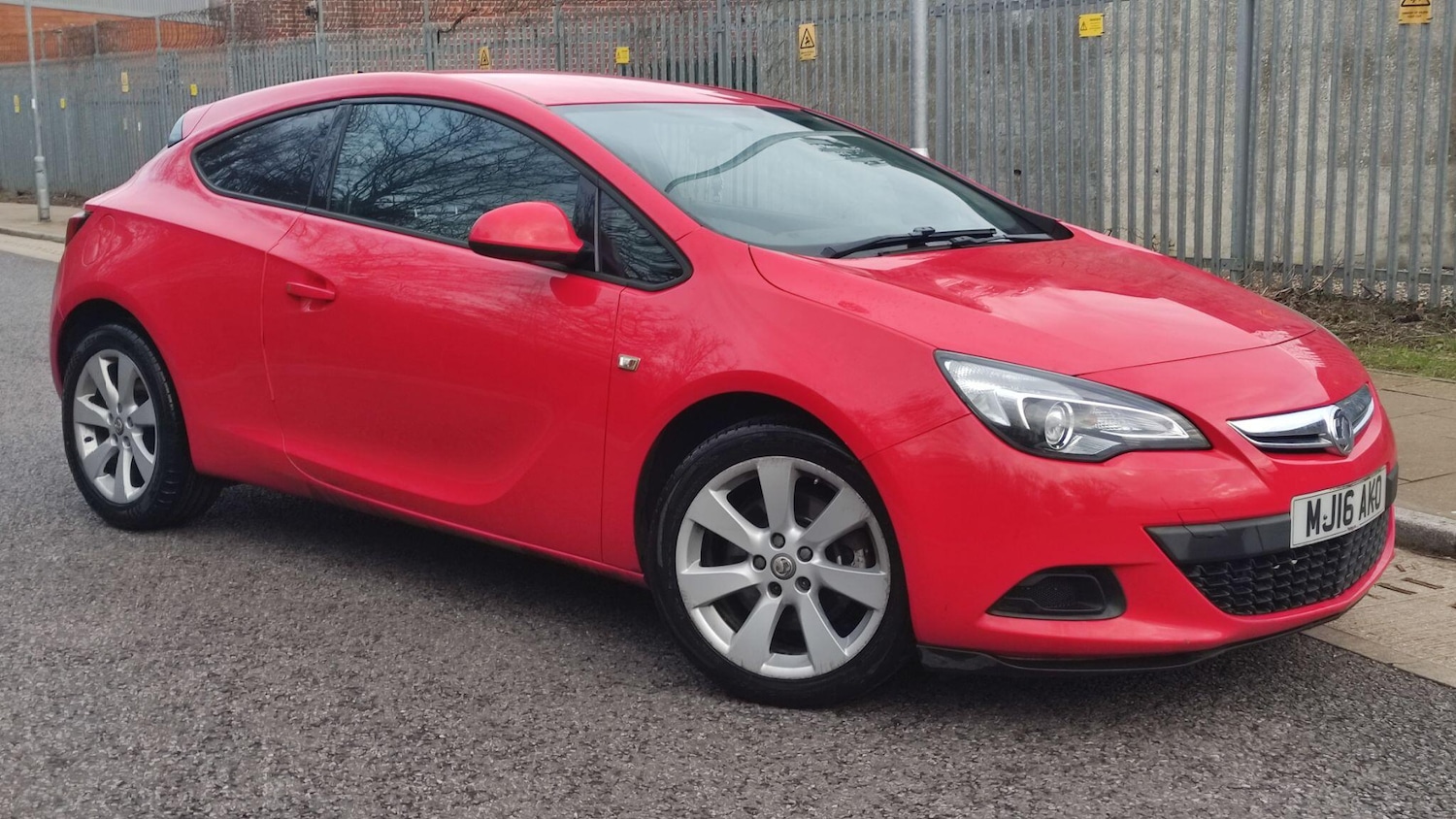 Used Vauxhall Astra GTC 2016 for sale - 77495802: Photo 2