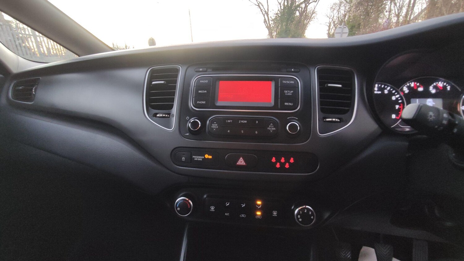 Used Kia Carens for sale - 77495957: Photo 19