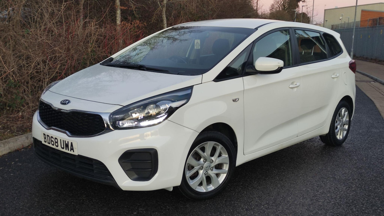 Used Kia Carens for sale - 77495957: Photo 2