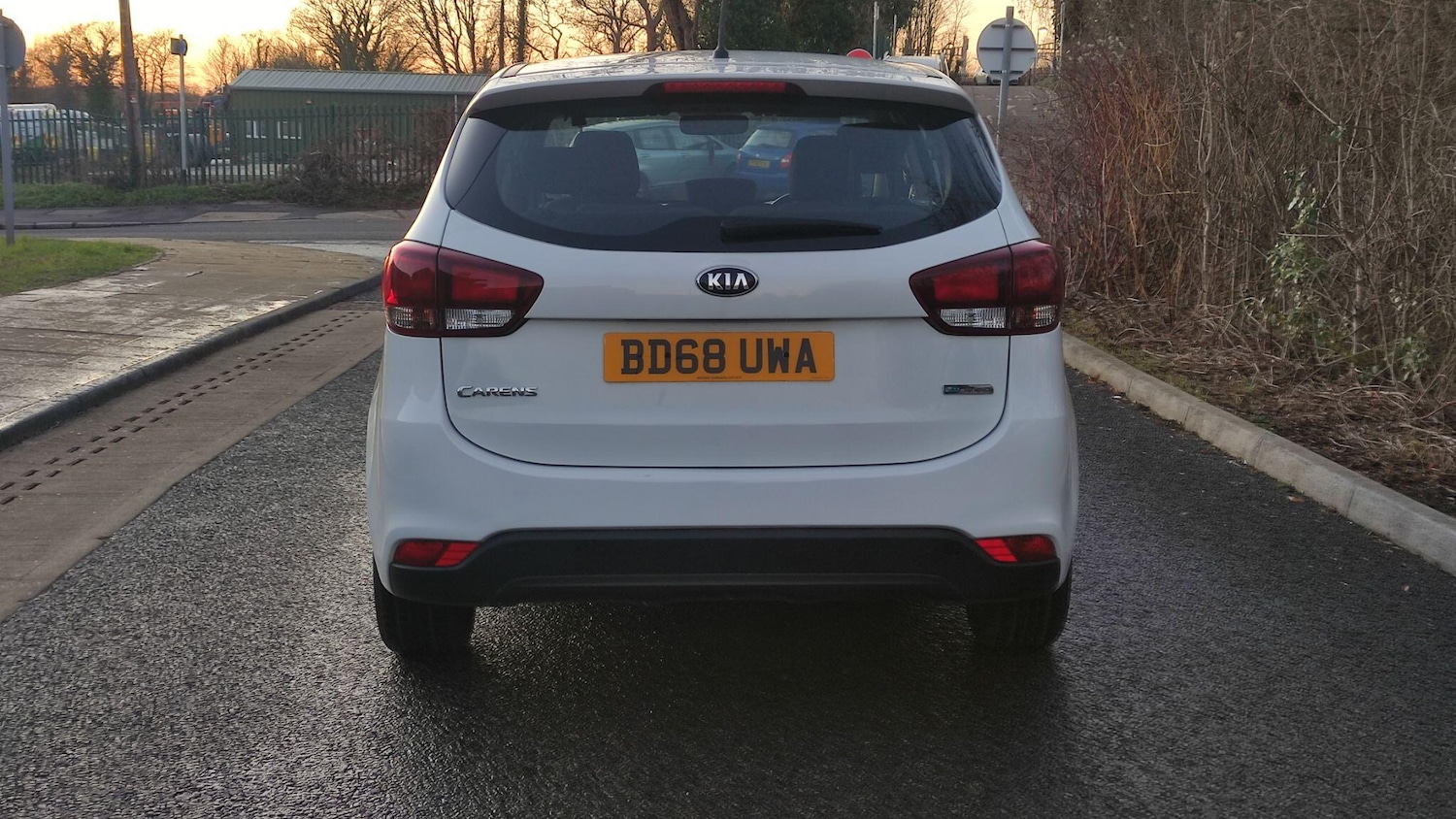 Used Kia Carens for sale - 77495957: Photo 4