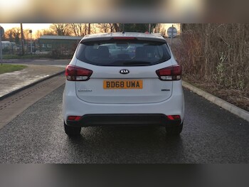 Used Kia Carens 2018 for sale - 77495957: Photo