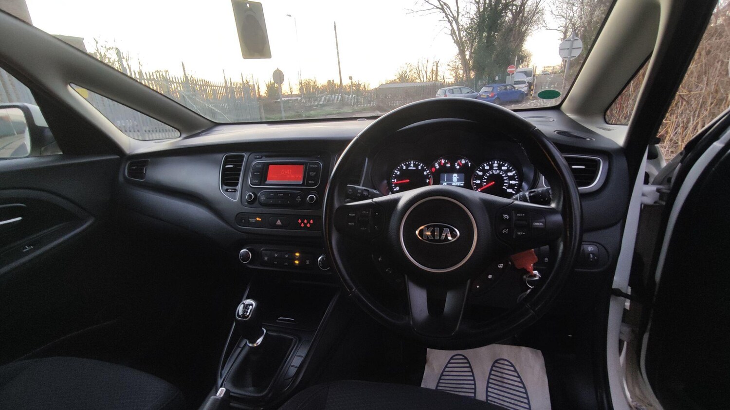 Used Kia Carens for sale - 77495957: Photo 7