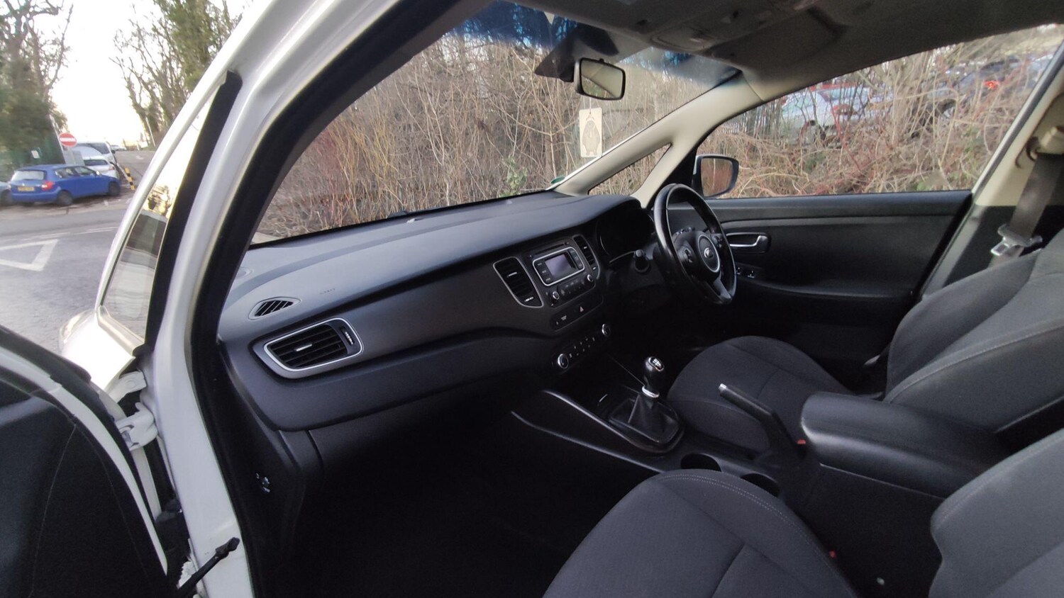 Used Kia Carens for sale - 77495957: Photo 9