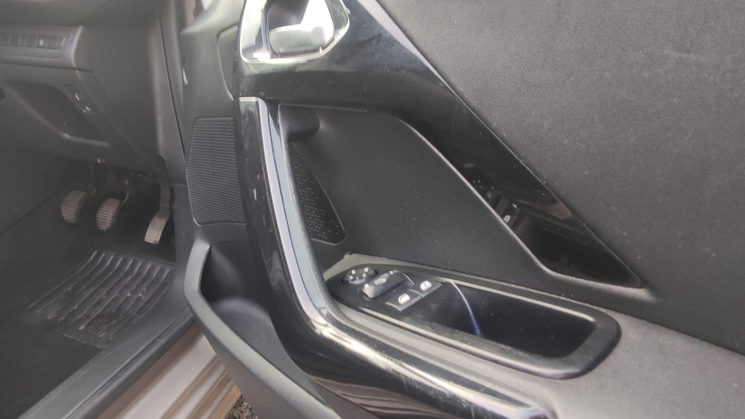 Used Peugeot 208 2016 for sale - 77633189: Photo 22