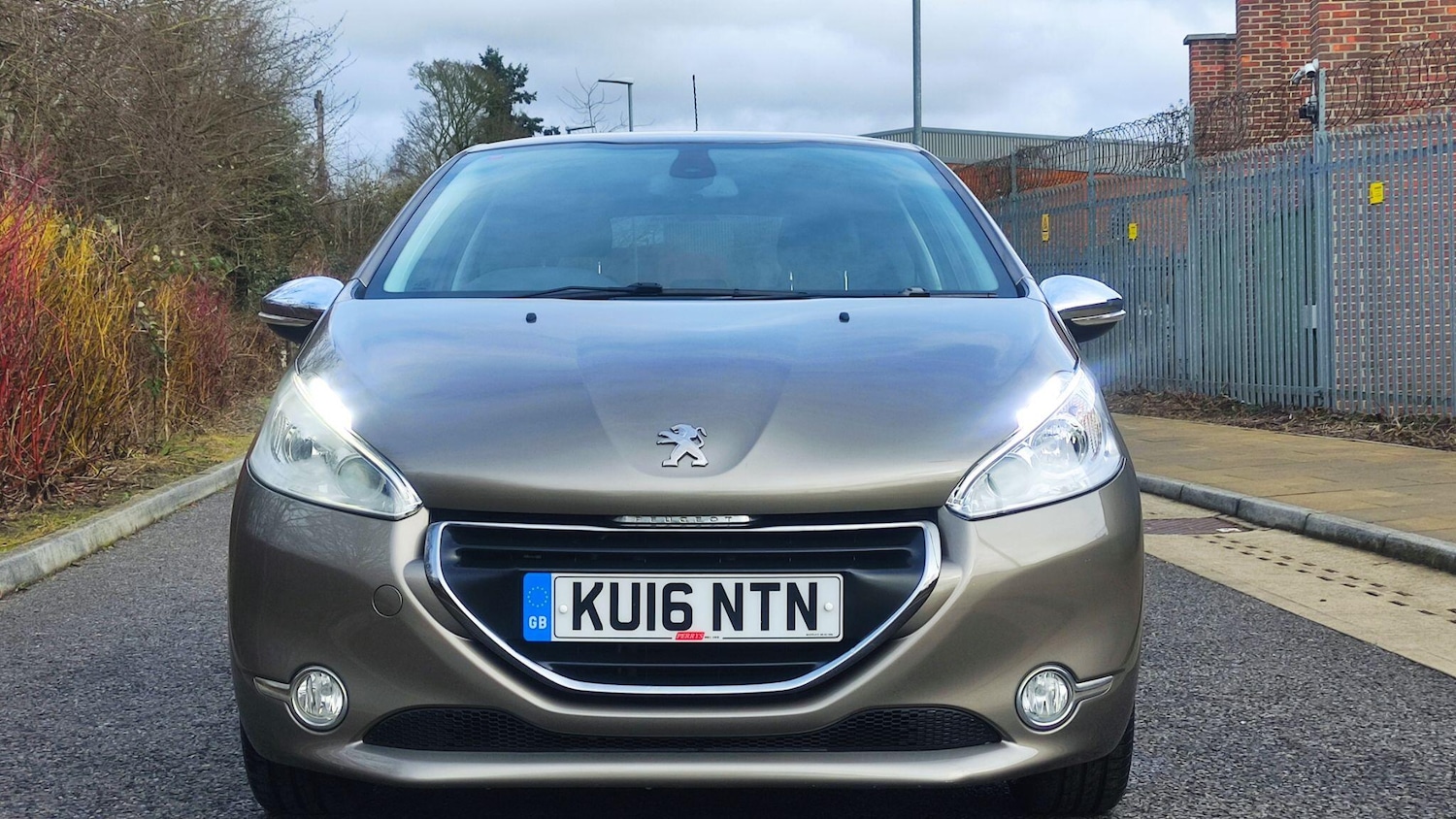 Used Peugeot 208 2016 for sale - 77633189: Photo 3
