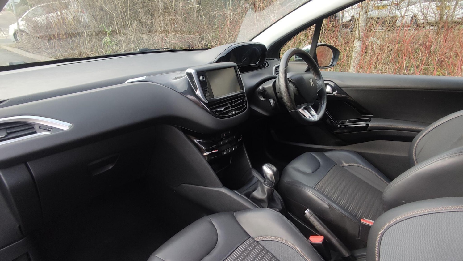 Used Peugeot 208 2016 for sale - 77633189: Photo 9