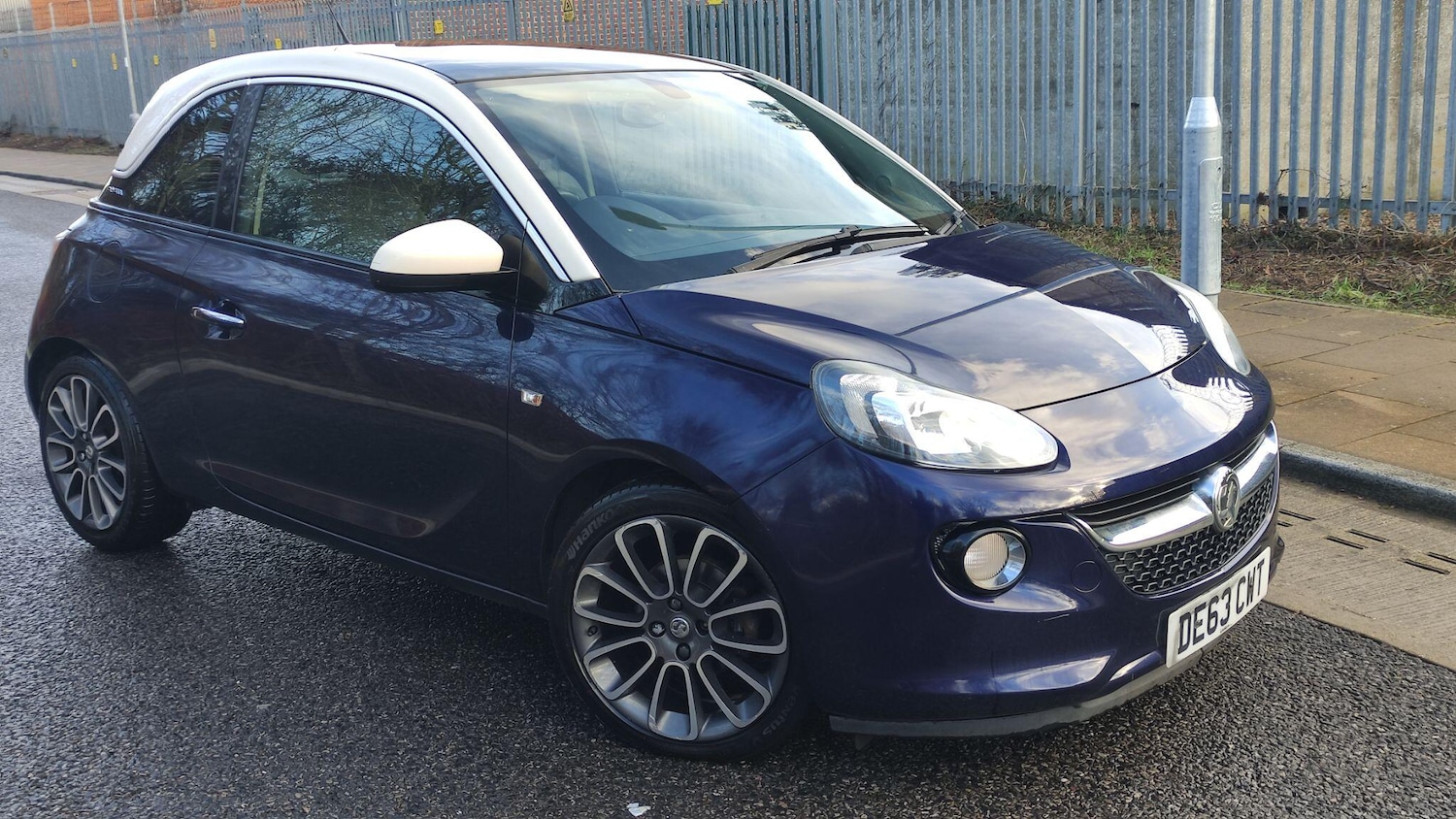 Used Vauxhall ADAM 2013 for sale - 77238475: Photo 2