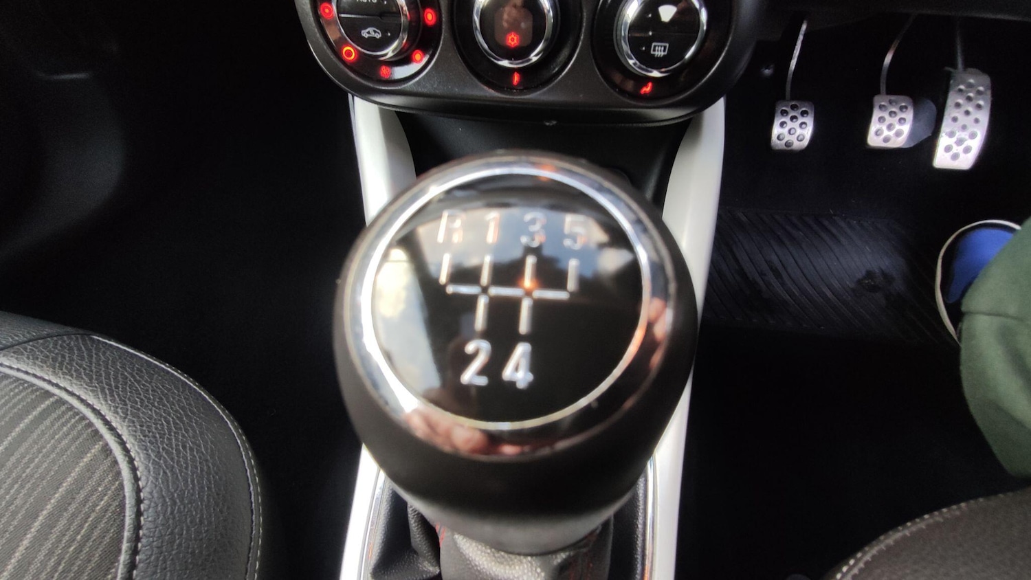 Used Vauxhall ADAM 2013 for sale - 77238475: Photo 21