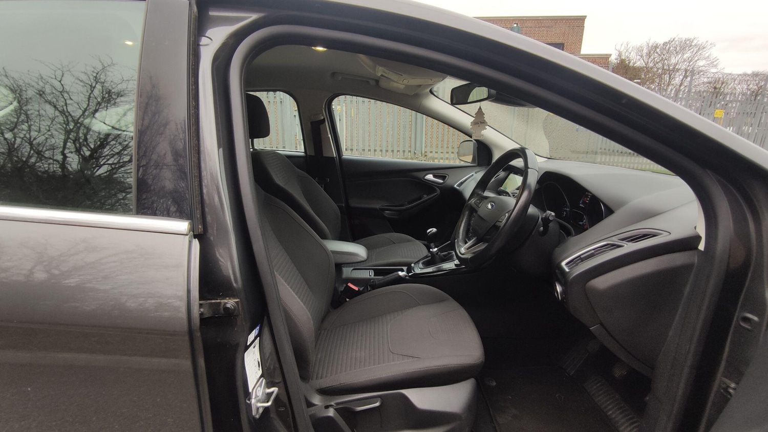 Used Ford Focus 2017 for sale - 77109360: Photo 11