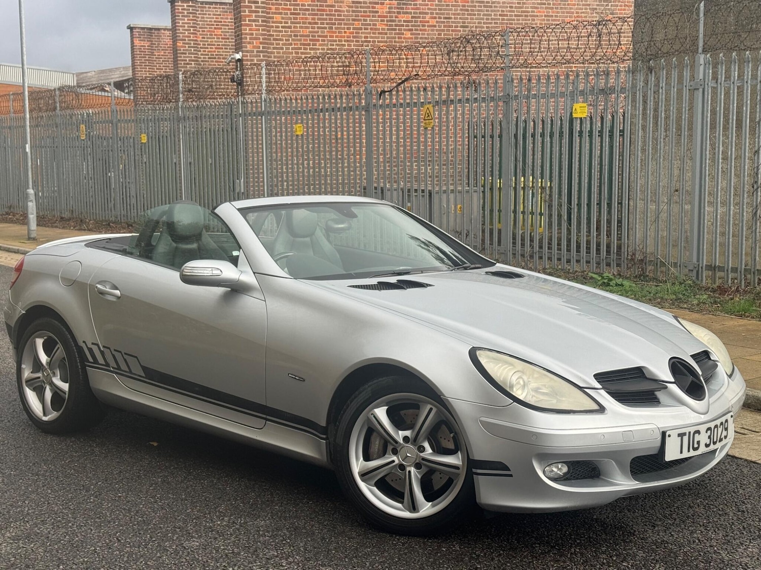 Used Mercedes-Benz SLK 2005 for sale - 76592587: Photo 3