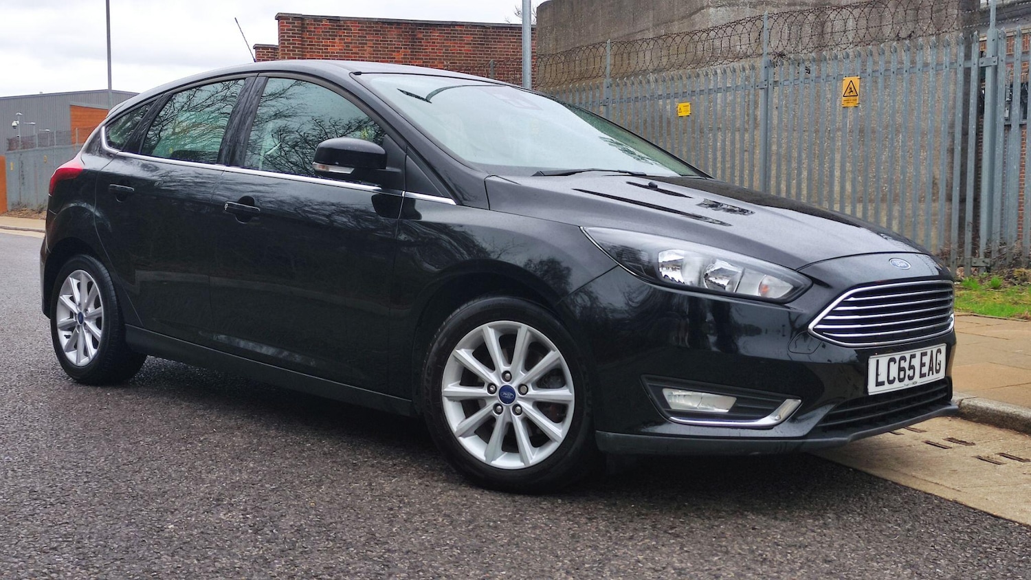 Used Ford Focus 2015 for sale - 77633892: Photo 2