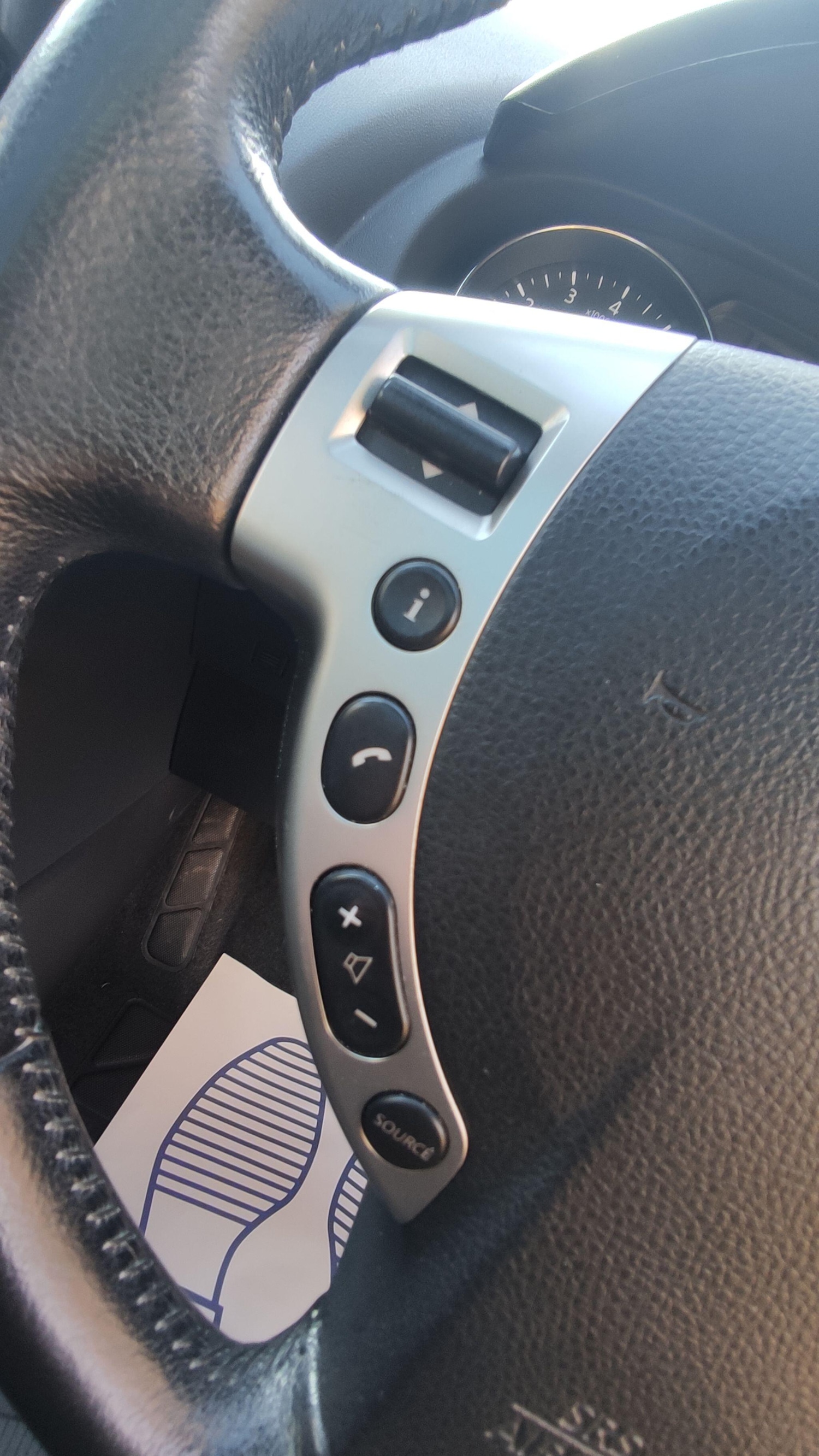 Used Nissan Qashqai 2011 for sale - 77456035: Photo 19