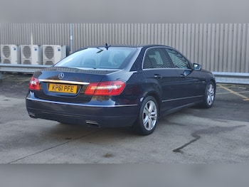 Used Mercedes-Benz E Class 2011 for sale - 76689860: Photo