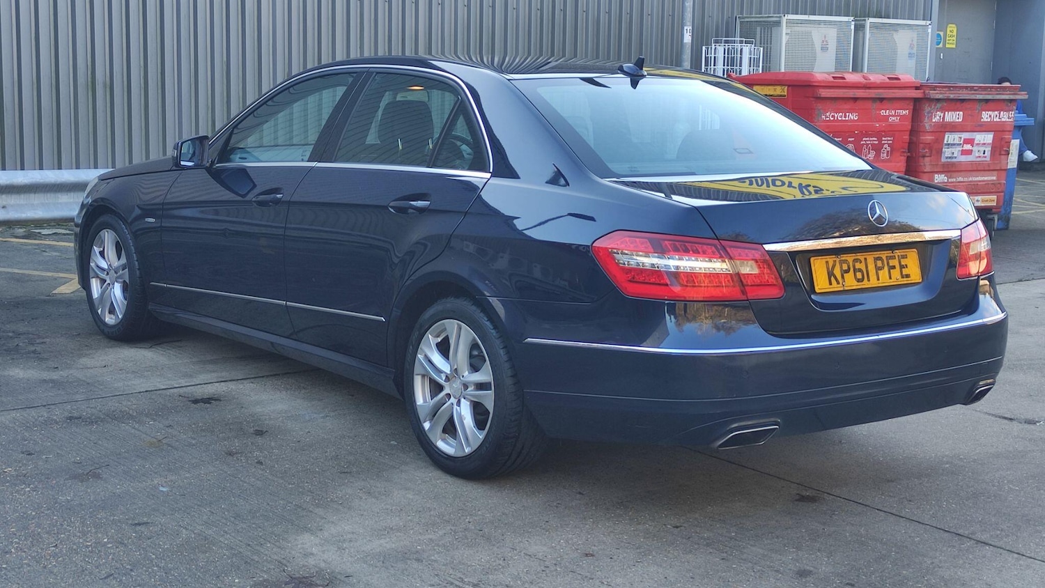 Used Mercedes-Benz E Class 2011 for sale - 76689860: Photo 4