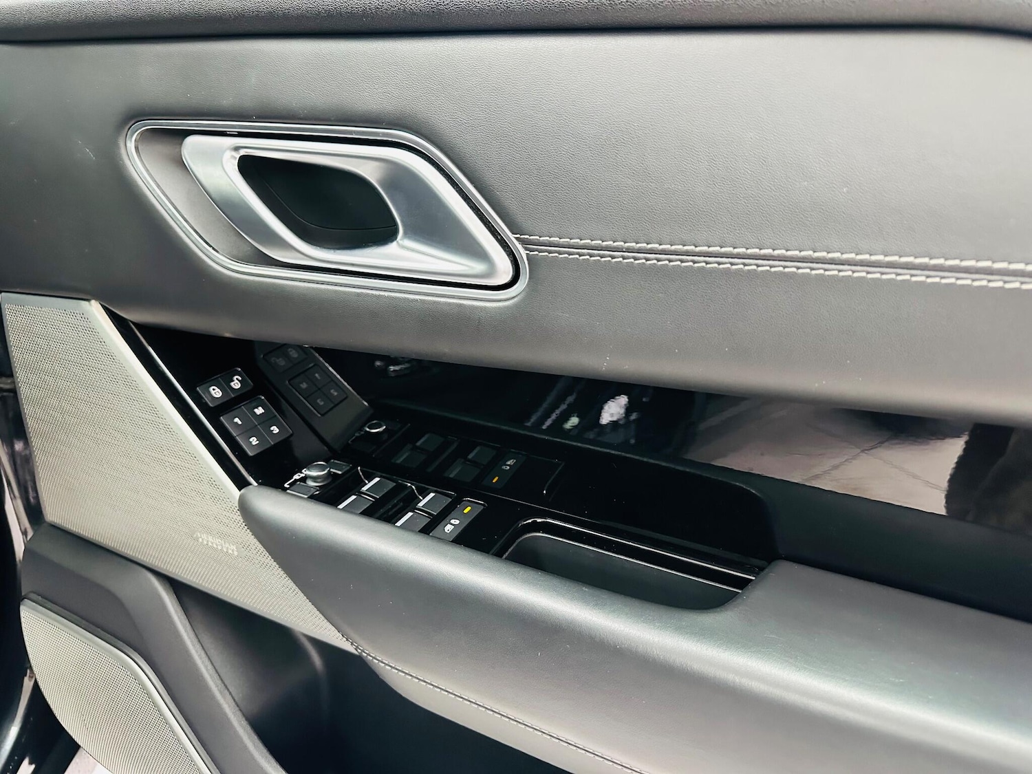 Used Land Rover Range Rover Velar for sale - 77238627: Photo 14