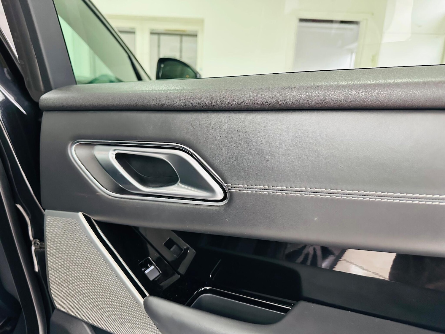 Used Land Rover Range Rover Velar for sale - 77238627: Photo 18