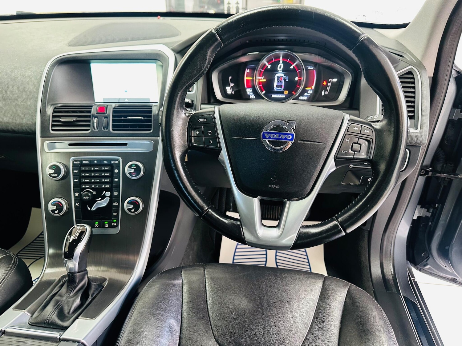 Used Volvo XC60 2015 for sale - 76349894: Photo 18
