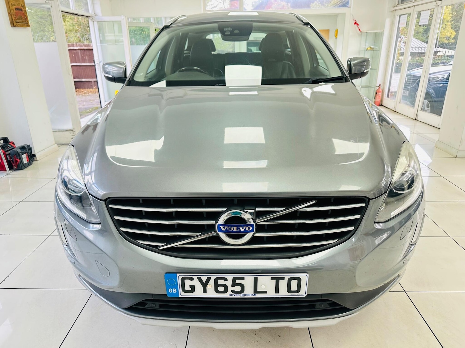 Used Volvo XC60 2015 for sale - 76349894: Photo 2