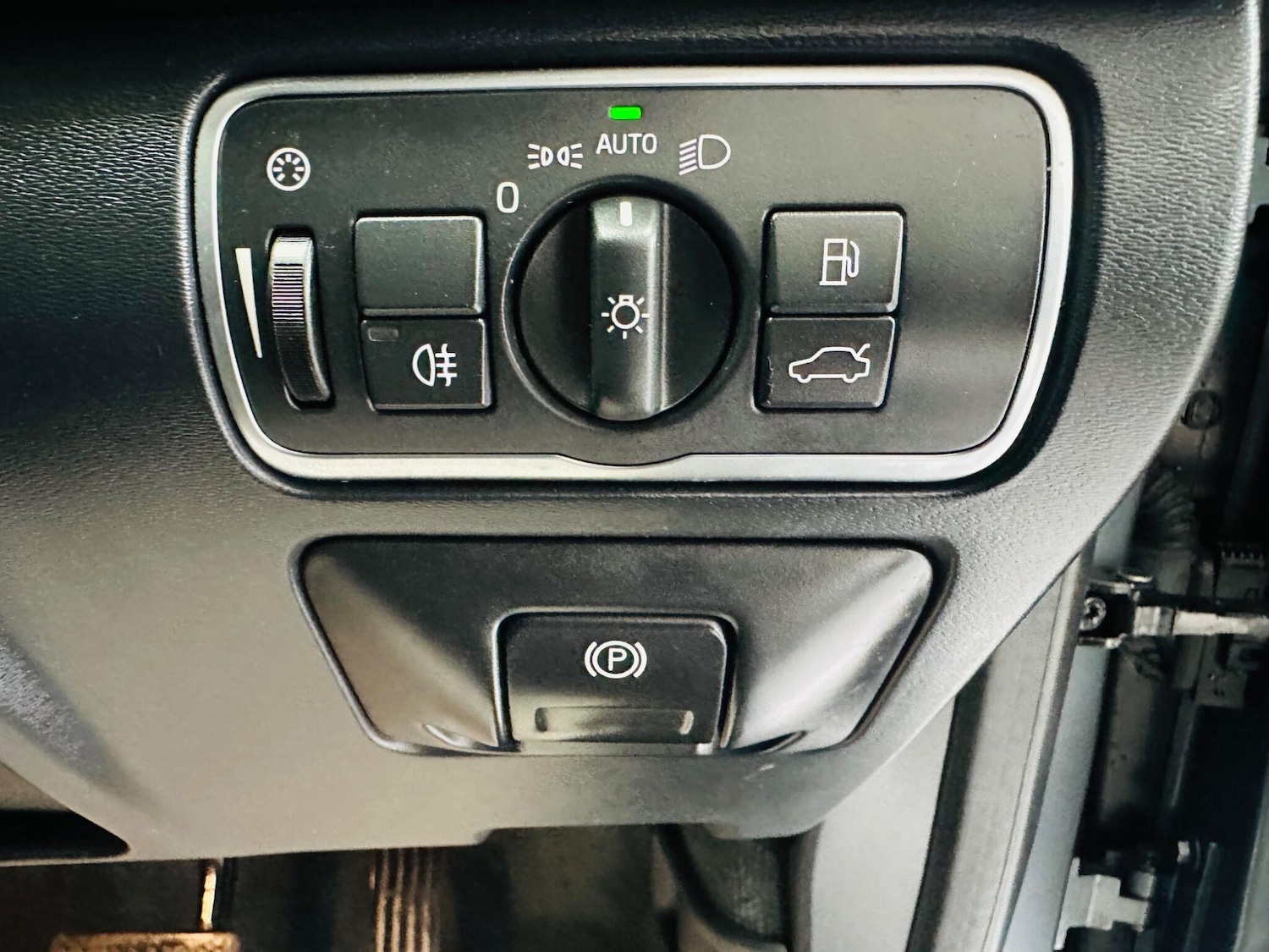 Used Volvo XC60 2015 for sale - 76349894: Photo 23