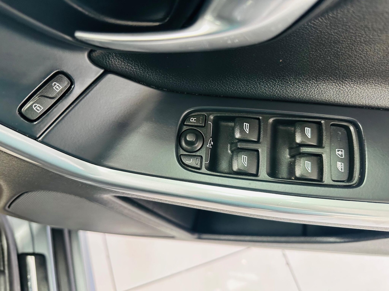 Used Volvo XC60 2015 for sale - 76349894: Photo 25