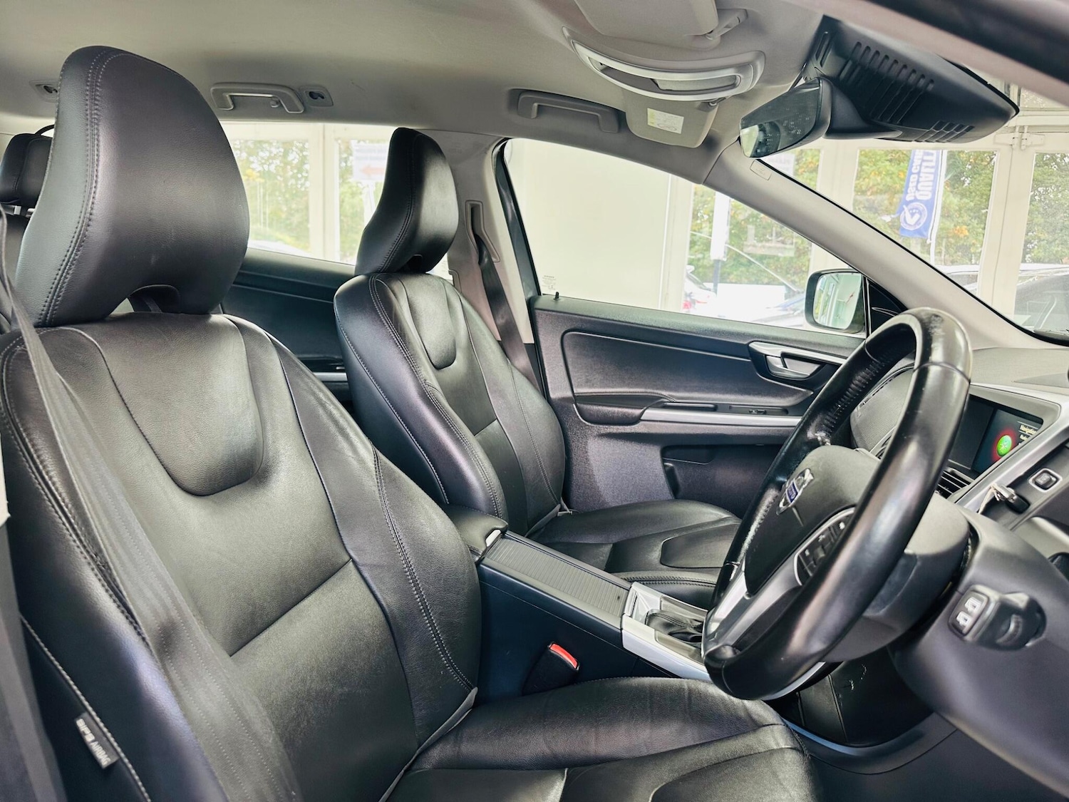 Used Volvo XC60 2015 for sale - 76349894: Photo 37