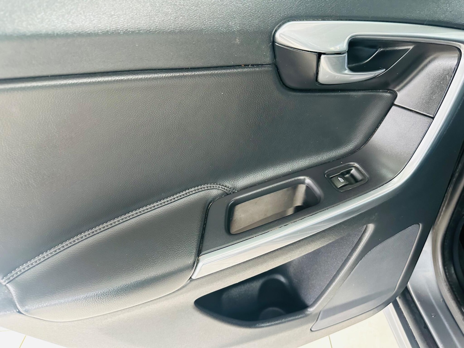 Used Volvo XC60 2015 for sale - 76349894: Photo 46