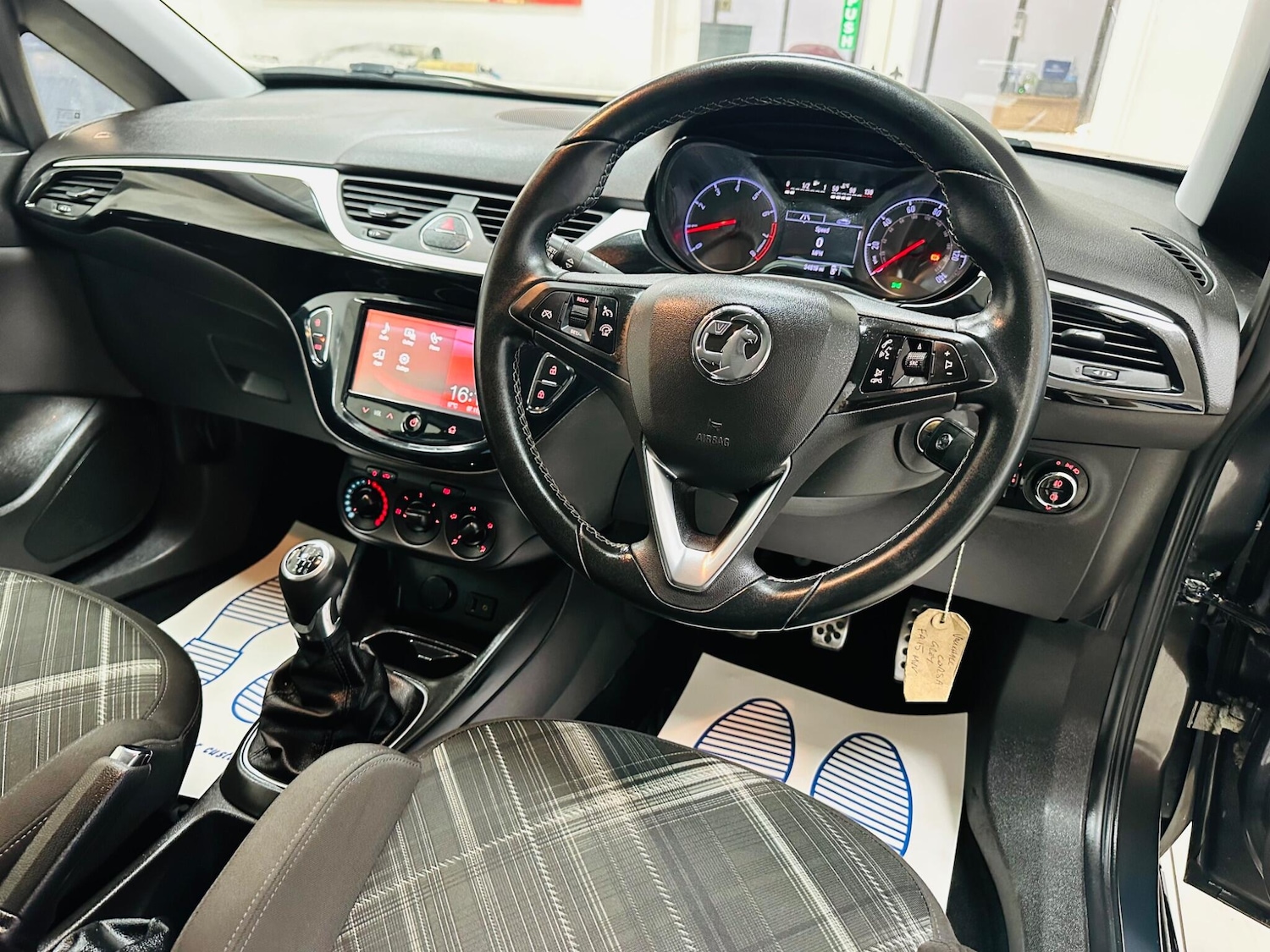 Used Vauxhall Corsa 2015 for sale - 76511937: Photo 3