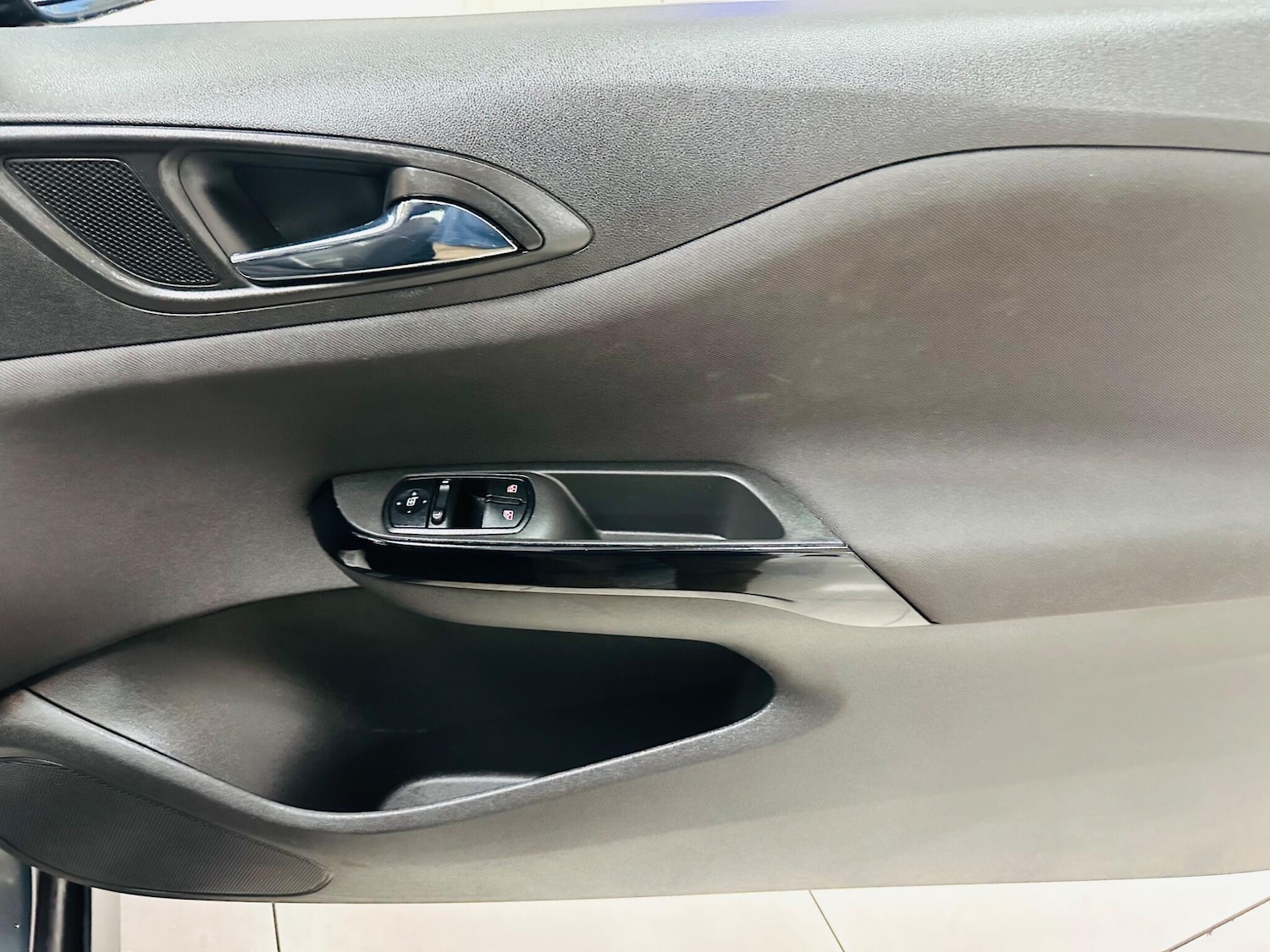 Used Vauxhall Corsa 2015 for sale - 76511937: Photo 32