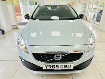 Used Volvo V40 2015 for sale - 79396638: Photo