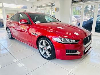 Used Jaguar XE 2017 for sale - 79268347: Photo