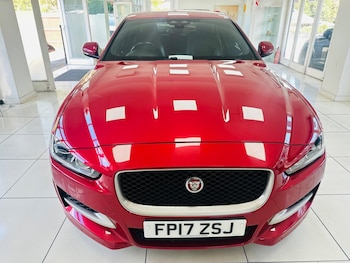 Used Jaguar XE 2017 for sale - 79268347: Photo