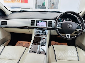 Used Jaguar XF 2015 for sale - 75302252: Photo